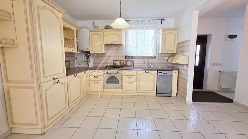 Green City. Casa frumoasa, gradina si liniste de vanzare